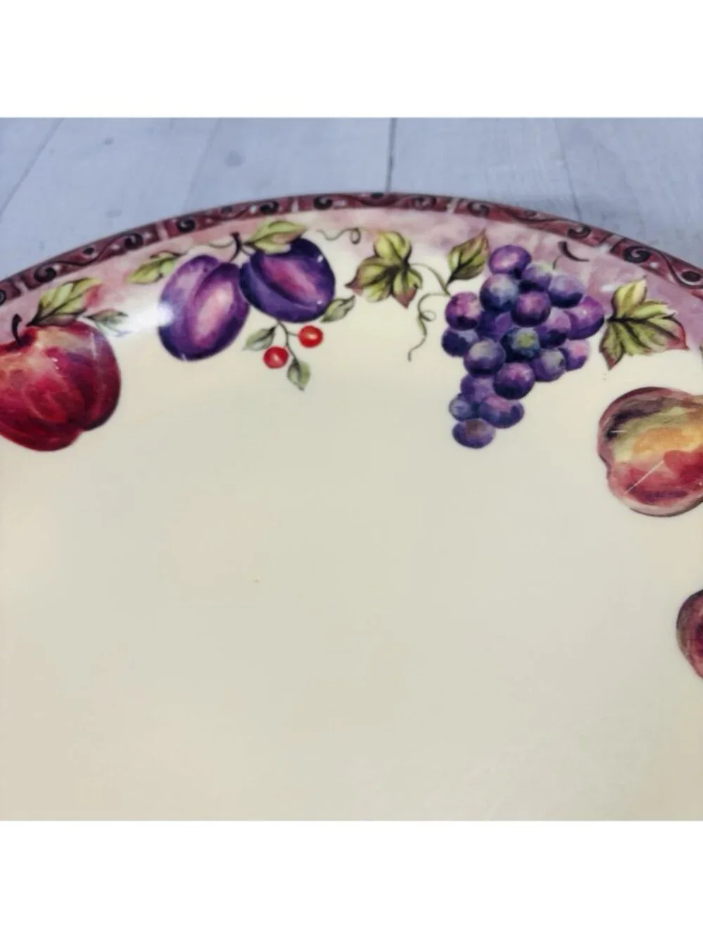 JC Penny Home Collection FRUIT MULTI Purple Melamine Round Dinner Plates Set 4